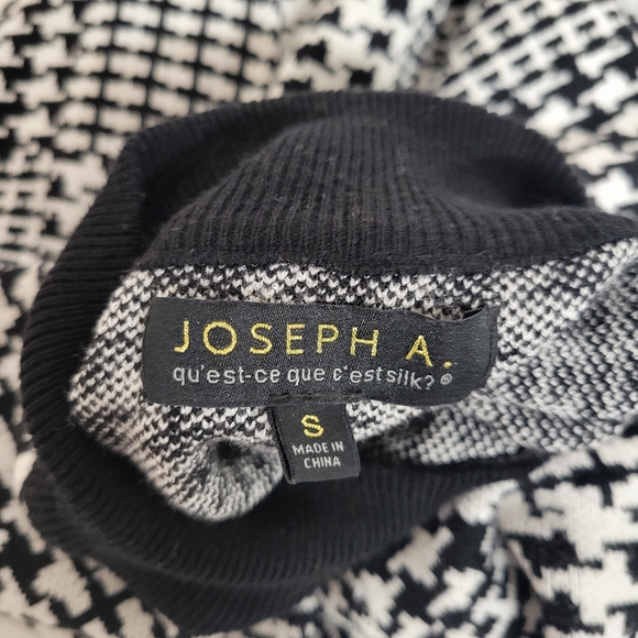 JOSEPH A ,Black and white  turtleneck  Sweater size small - Picture 5 of 8